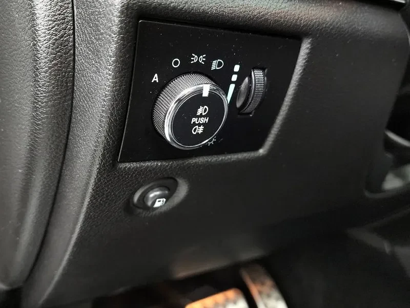 Jeep Cherokee 3.0 Diesel Overland Wk2, снимка 16 - Автомобили и джипове - 53945301