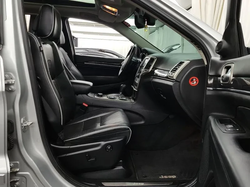 Jeep Cherokee 3.0 Diesel Overland Wk2, снимка 11 - Автомобили и джипове - 53945301