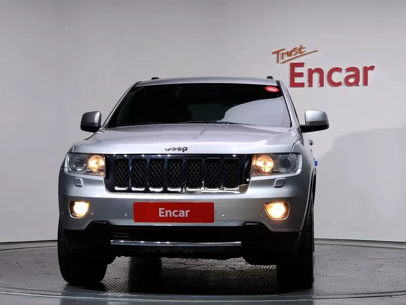 Jeep Cherokee 3.0 Diesel Overland Wk2, снимка 3 - Автомобили и джипове - 53945301