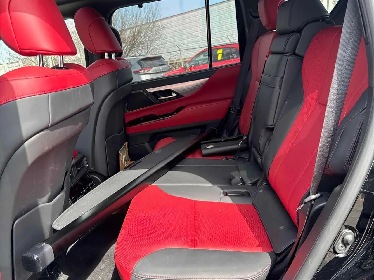 Lexus LX 600 F-sport* MARK LEVINSON* ОБДУХВАНЕ* DISTORNIC* , снимка 11 - Автомобили и джипове - 54006778