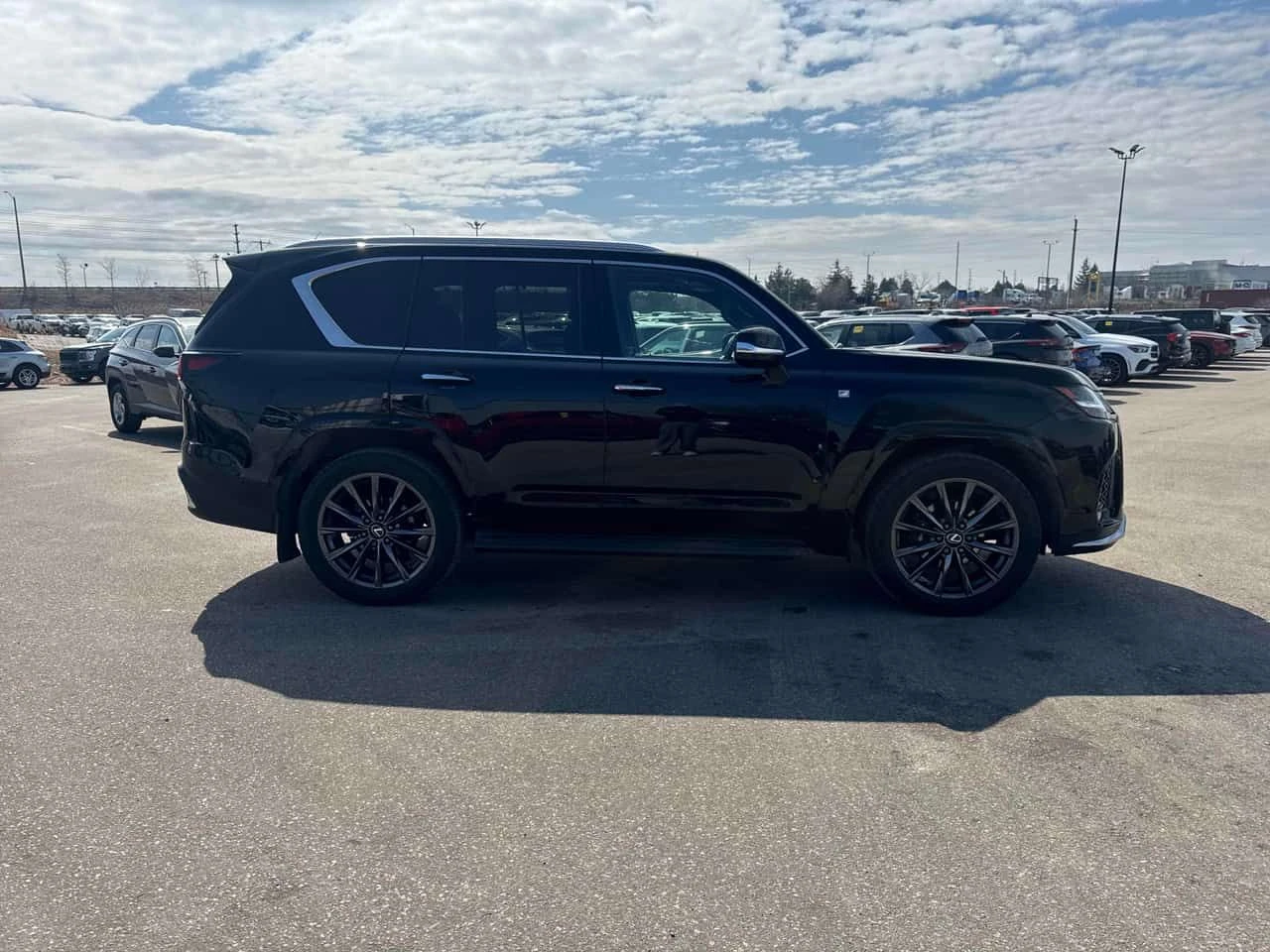 Lexus LX 600 F-sport* MARK LEVINSON* ОБДУХВАНЕ* DISTORNIC* , снимка 3 - Автомобили и джипове - 54006778