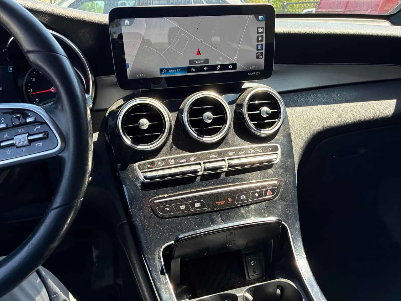 Mercedes-Benz GLC 300  CARFAX, снимка 9 - Автомобили и джипове - 54700905