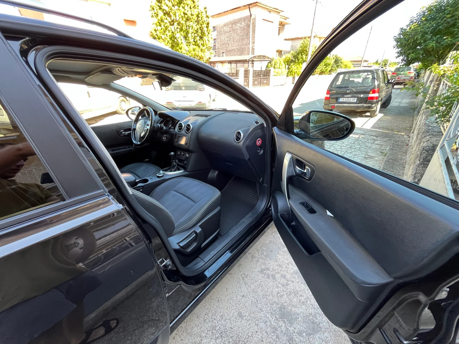 Nissan Qashqai, снимка 10 - Автомобили и джипове - 56374948