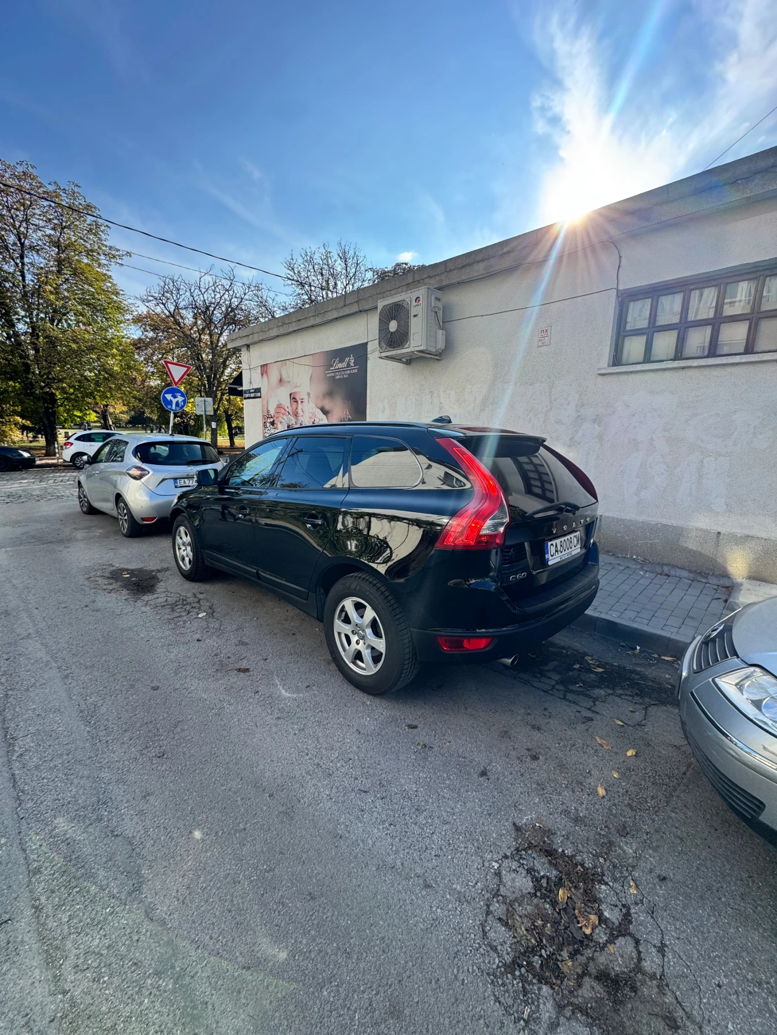 Volvo XC60 D-N2E, снимка 4 - Автомобили и джипове - 56649294