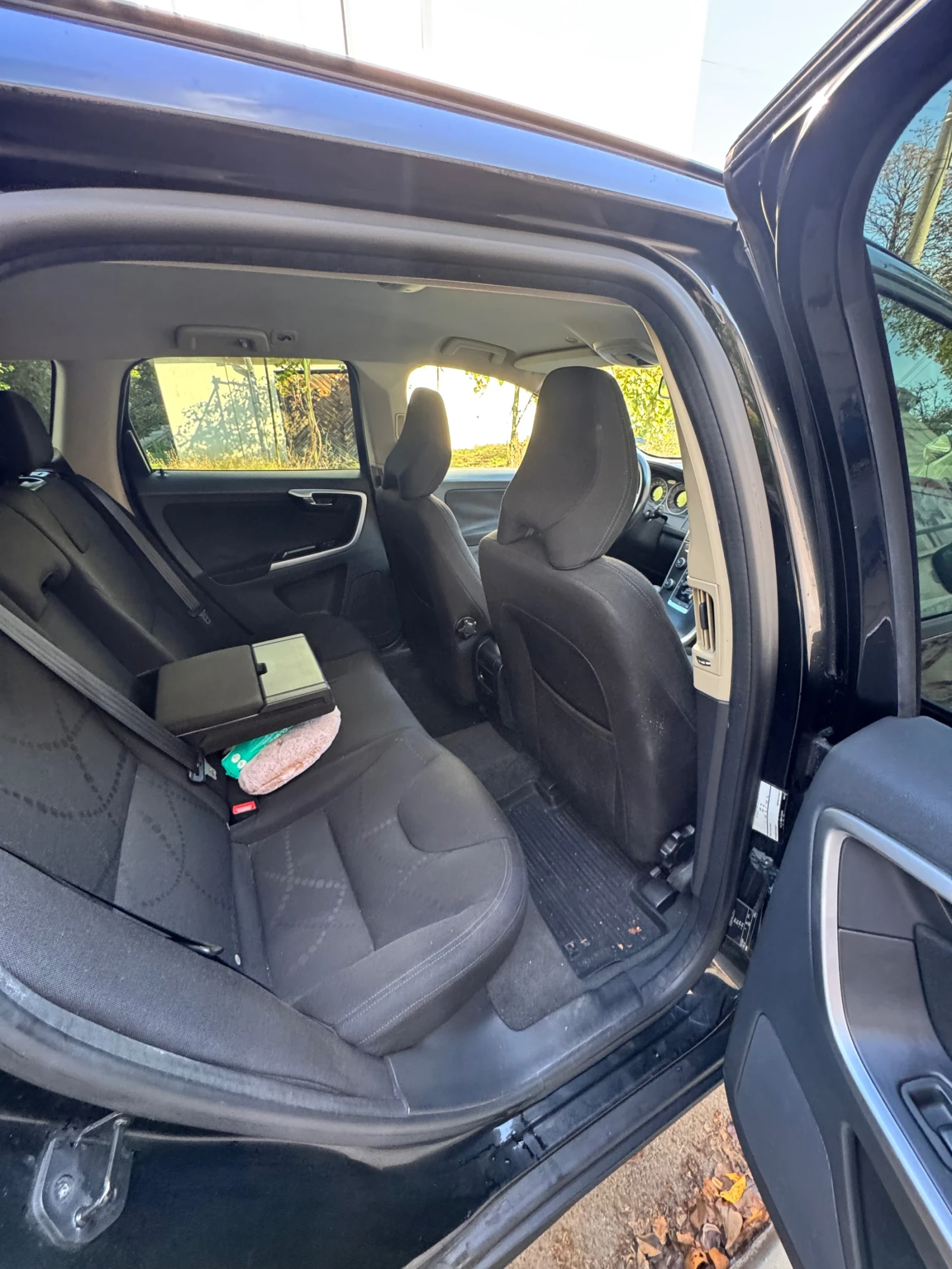Volvo XC60 D-N2E, снимка 8 - Автомобили и джипове - 56649294