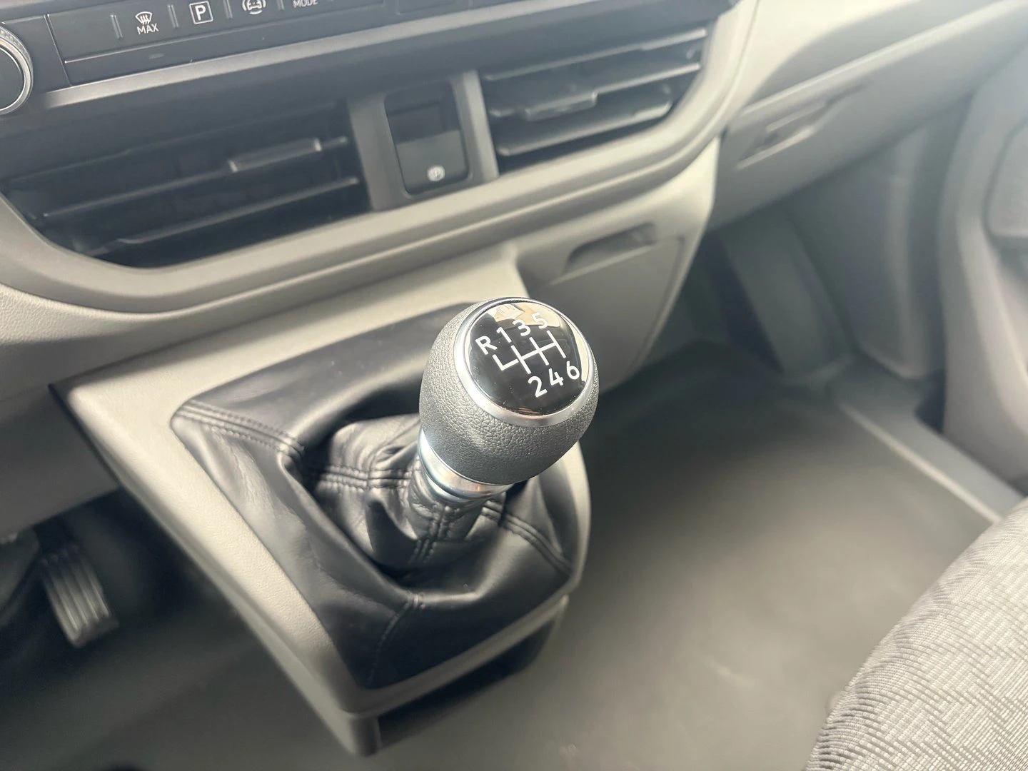 VW Transporter VW Transporter Kasten L 2.0 TDI - изображение 9