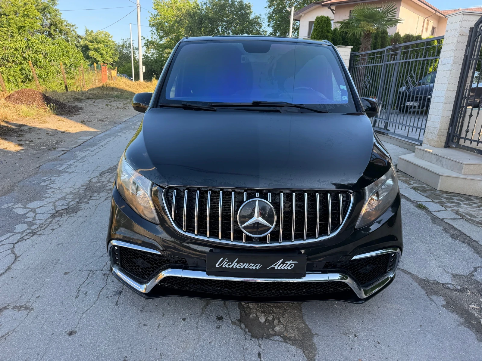 Mercedes-Benz V 300 Mercedes-Vclass-2.0Turbo-231 kcBenzin-Avtomat 