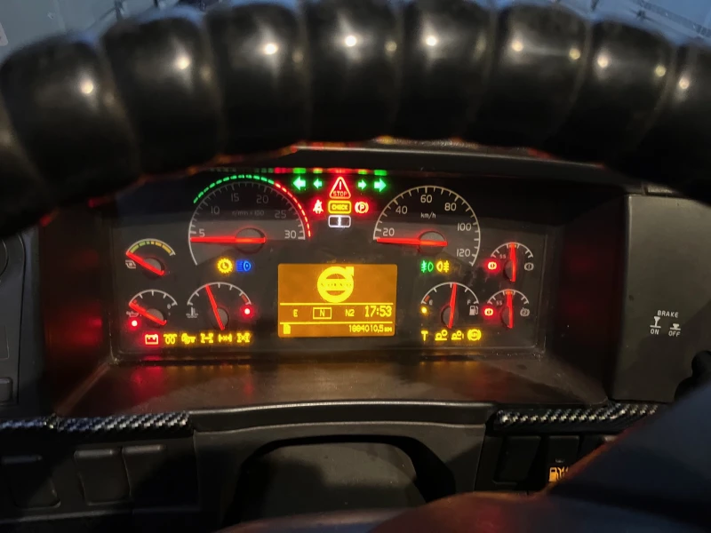 Volvo Fh, снимка 4 - Камиони - 52683742