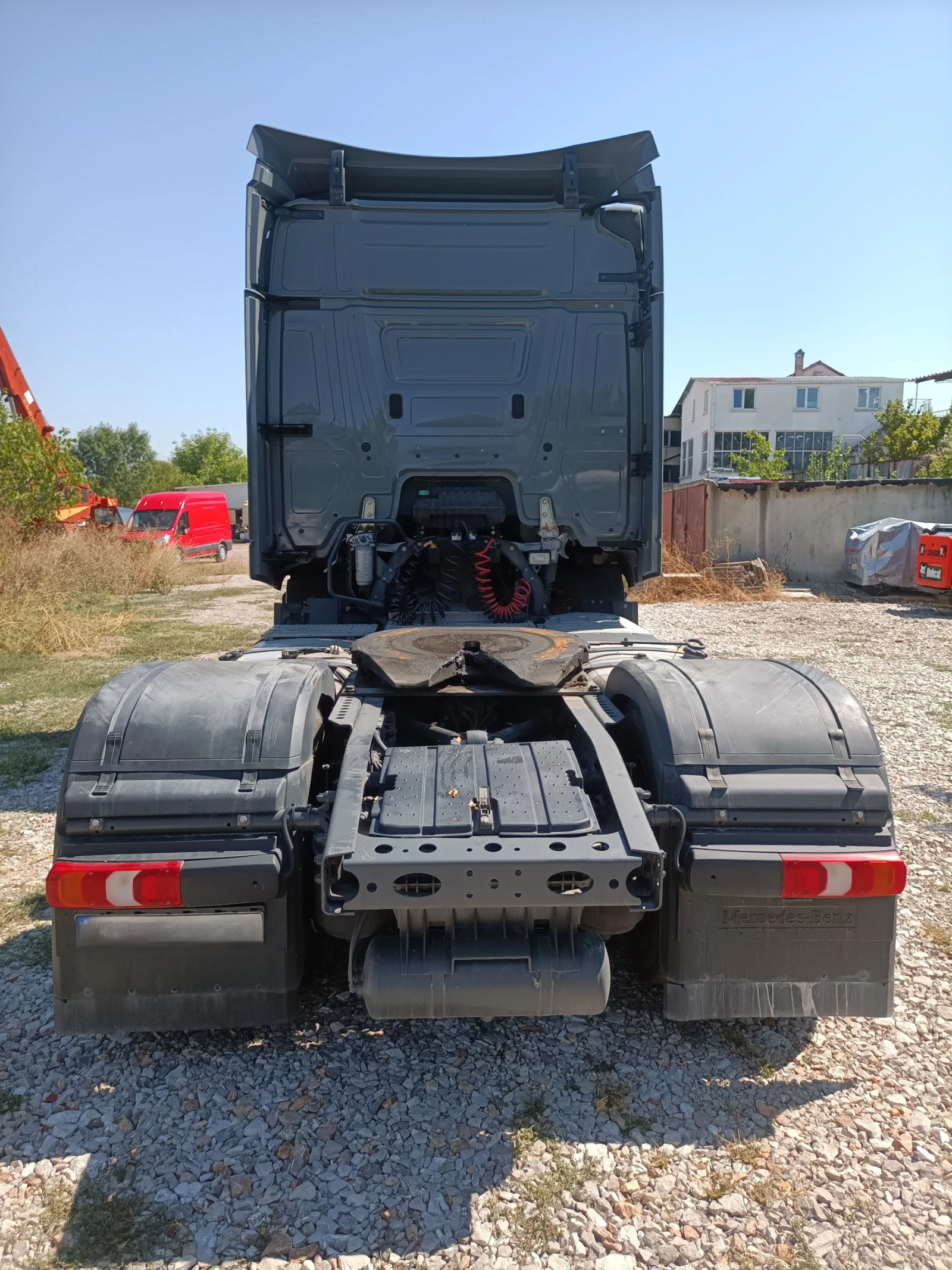 Mercedes-Benz Actros 1845 LS 4x2 LHD ADR - изображение 4