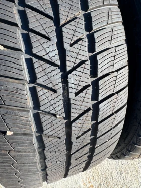 Гуми Зимни 245/40R18, снимка 2