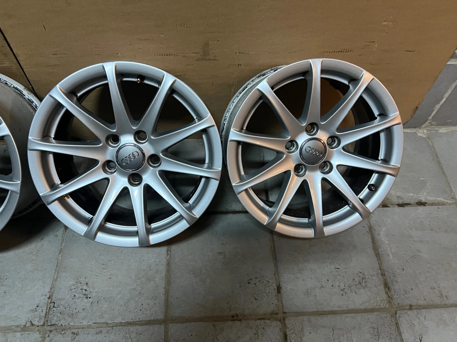 ������ | Mobile.bg � ����������� 4