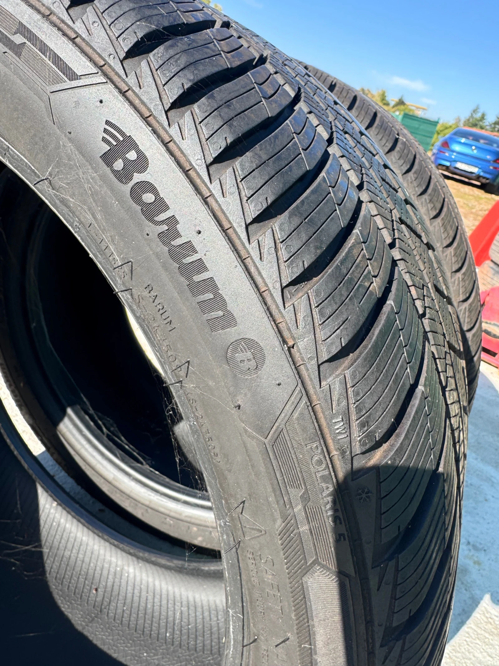 Гуми Зимни 245/40R18, снимка 4 - Гуми и джанти - 56665321