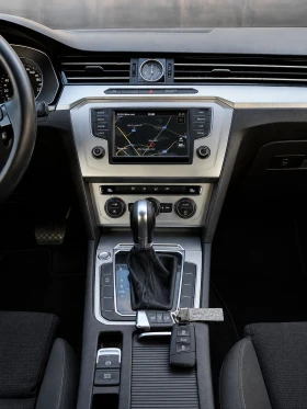 VW Passat 1.6TDI| DSG| DISTRONIC| NAVI| СОБСТВЕН ЛИЗИНГ, снимка 10