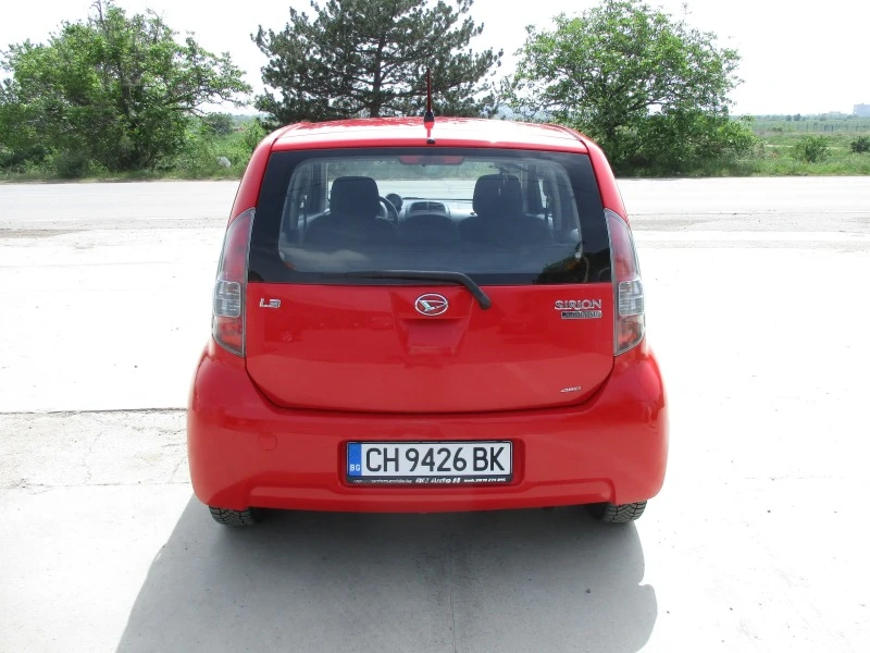 Daihatsu Sirion КАТО НОВА, снимка 5 - Автомобили и джипове - 45433969