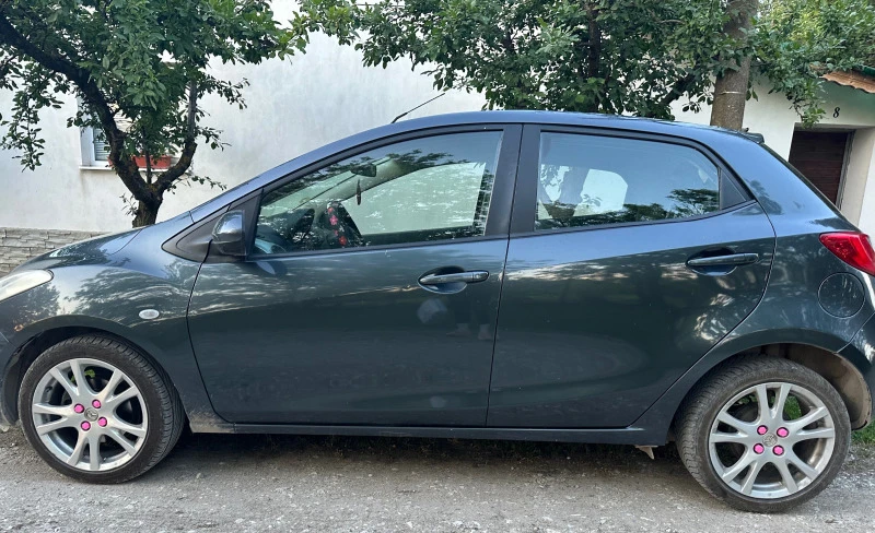 Mazda 2, снимка 1 - Автомобили и джипове - 45912393