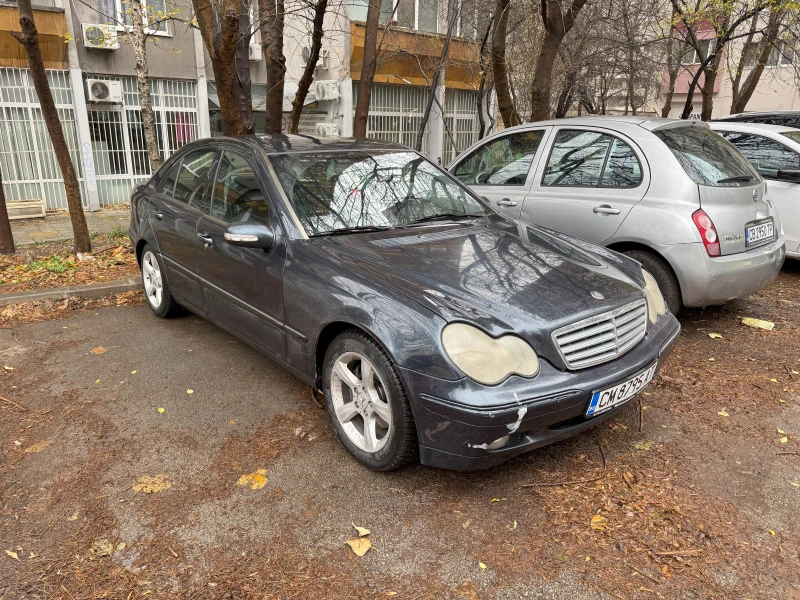 Mercedes-Benz C 200 2.0 Kompressor, снимка 3 - Автомобили и джипове - 48584076