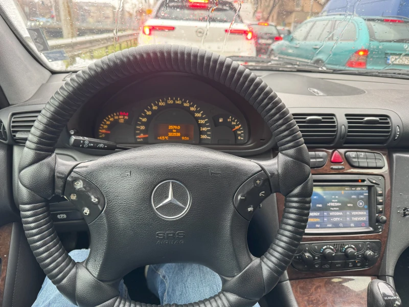 Mercedes-Benz C 200 2.0 Kompressor, снимка 11 - Автомобили и джипове - 48584076