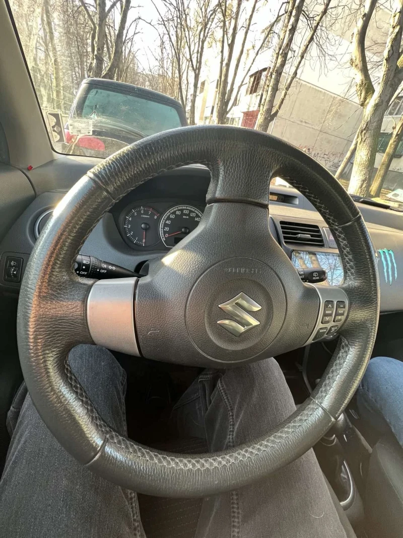 Suzuki Swift 1.3 бензин, снимка 4 - Автомобили и джипове - 50712935