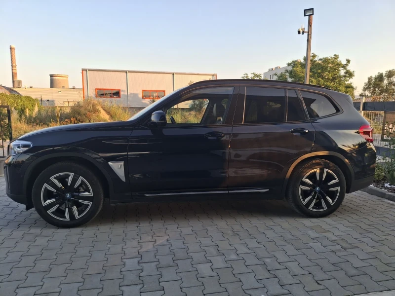 BMW iX3 M-Sport* 80kw* Shadowline* headUP* pano 360 Лизинг, снимка 4 - Автомобили и джипове - 50729334