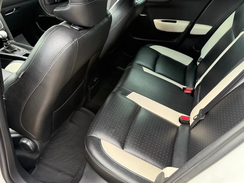 Citroen DS4 1.6I НАПЪЛНО ОБСЛУЖЕН* ВСИЧКИ ЕКСТРИ* , снимка 9 - Автомобили и джипове - 50768749