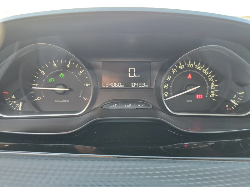 Peugeot 2008 1.2Бензин 82к.с. 84хил.км. , снимка 17 - Автомобили и джипове - 51325866