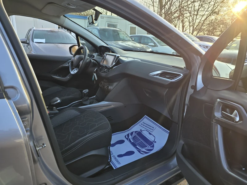 Peugeot 2008 1.2Бензин 82к.с. 84хил.км. , снимка 13 - Автомобили и джипове - 51325866