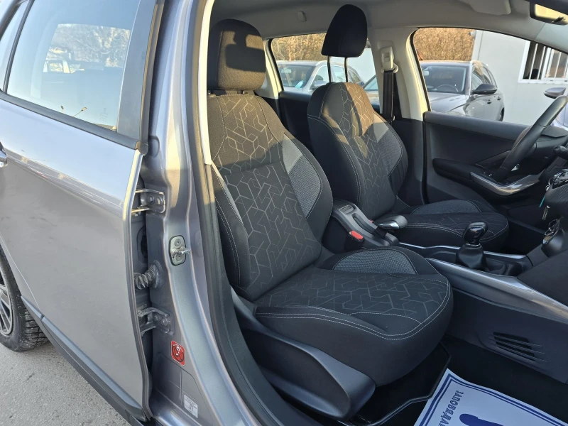 Peugeot 2008 1.2Бензин 82к.с. 84хил.км. , снимка 12 - Автомобили и джипове - 51325866
