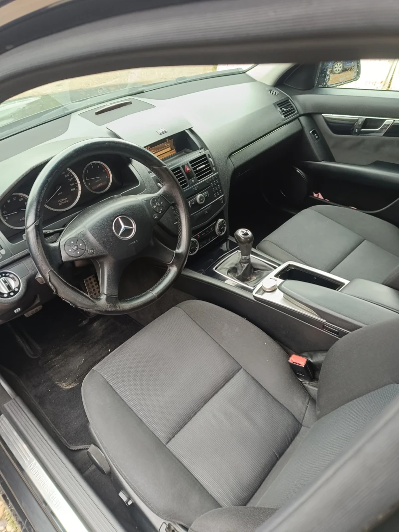 Mercedes-Benz C 220, снимка 12 - Автомобили и джипове - 52557551