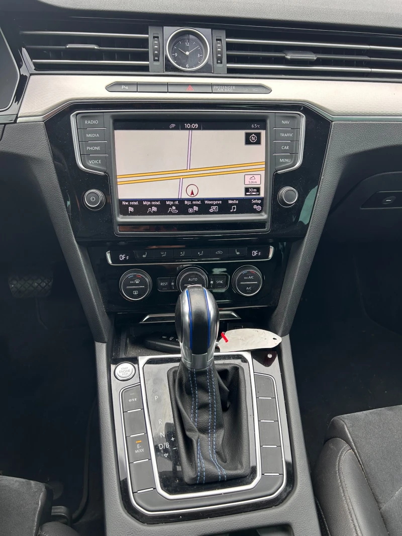 VW Passat 1.4GTE PLUG IN HYBRID AVTOMAT/NAVI/KOJA/KAMERA, снимка 15 - Автомобили и джипове - 52694499