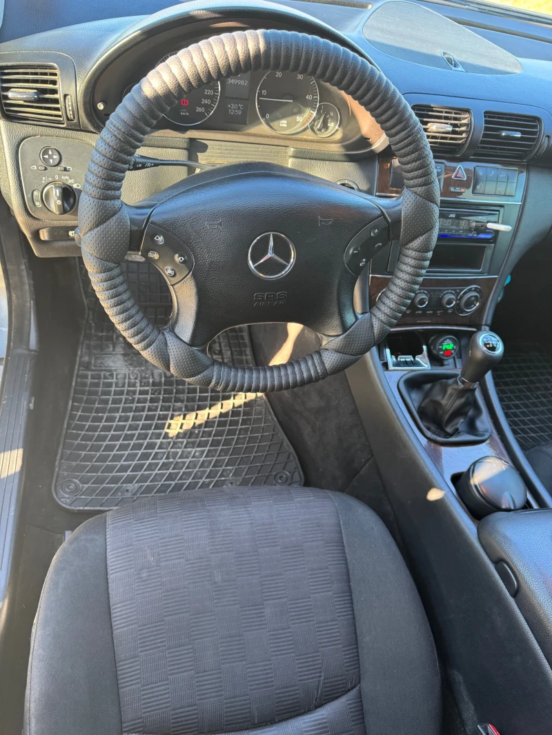 Mercedes-Benz C 200 4, снимка 7 - Автомобили и джипове - 52938430
