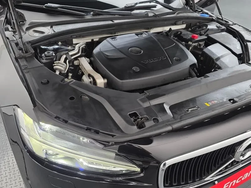 Volvo S90 T5 Momentum, снимка 11 - Автомобили и джипове - 56131468