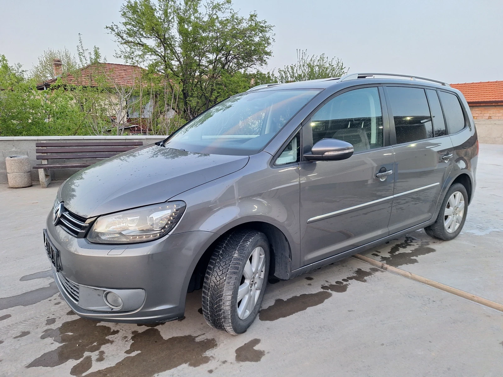 VW Touran 2.0TDI - изображение 4