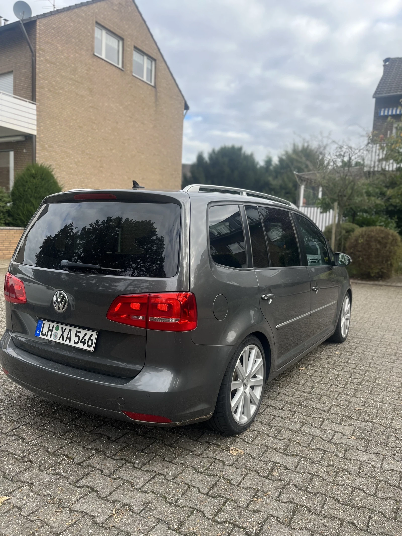 VW Touran 2.0TDI - изображение 6