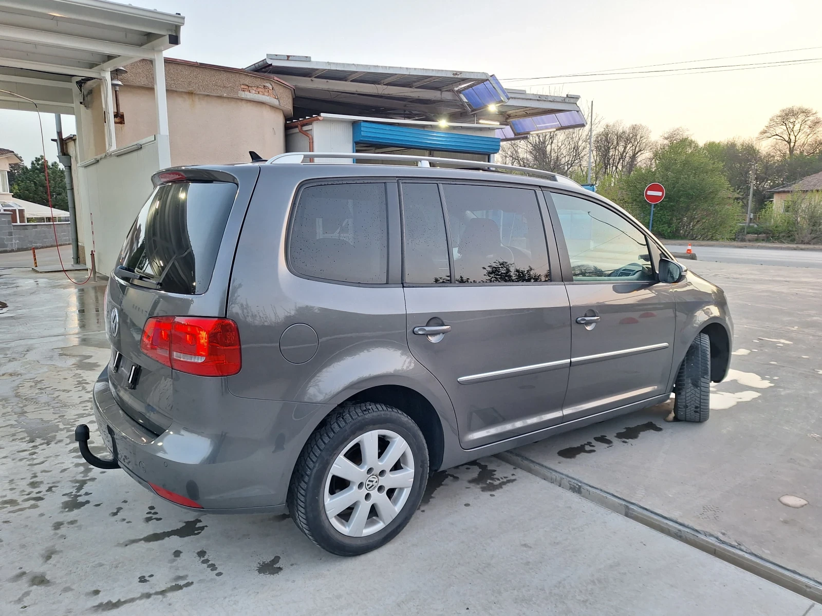 VW Touran 2.0TDI - изображение 2