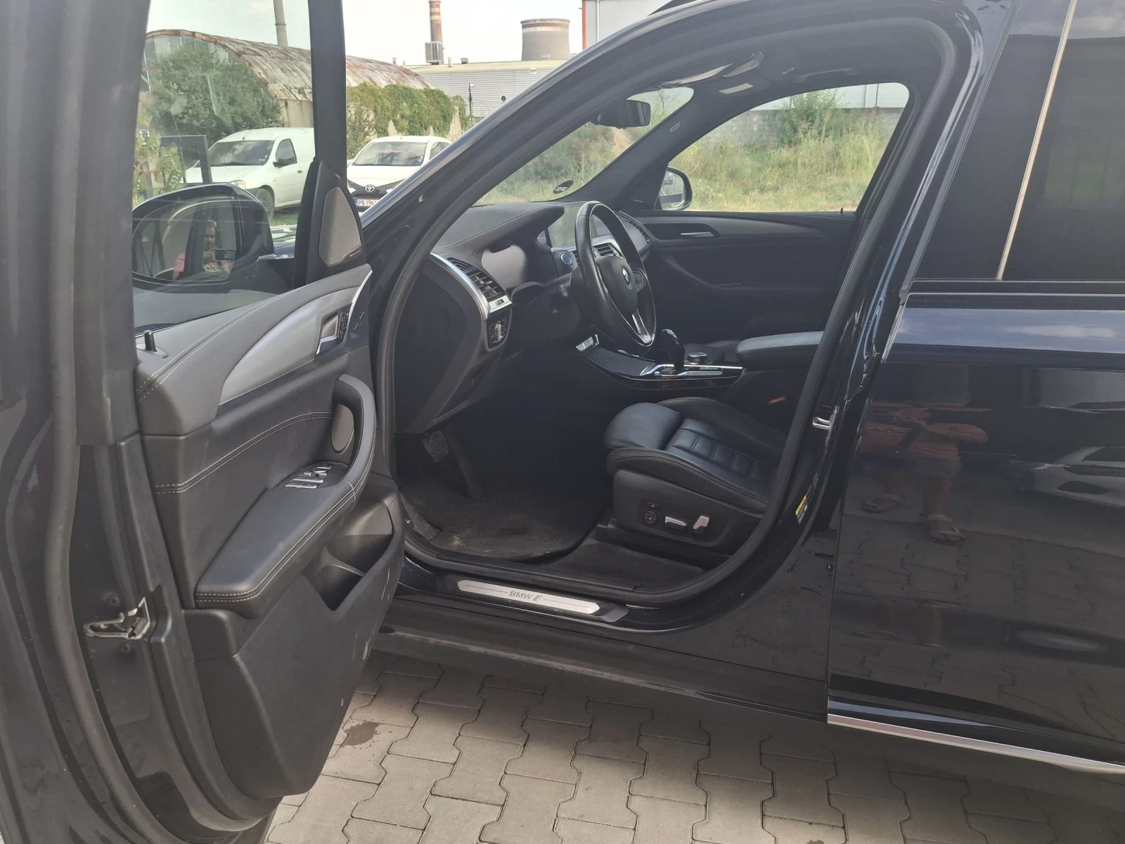 BMW iX3 M-Sport* 80kw* Shadowline* headUP* pano 360  | Mobile.bg   13