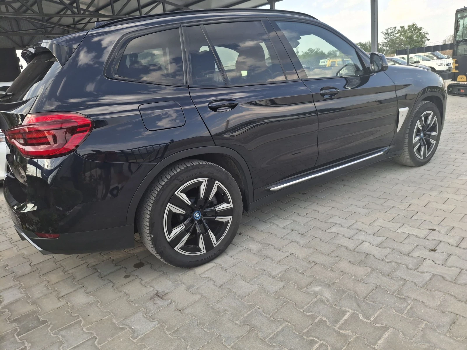 BMW iX3 M-Sport* 80kw* Shadowline* headUP* pano 360 - изображение 6