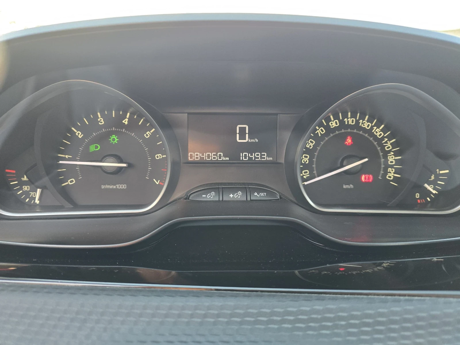 Peugeot 2008 1.2������ 82�.�. 84���.��.  | Mobile.bg � ����������� 17