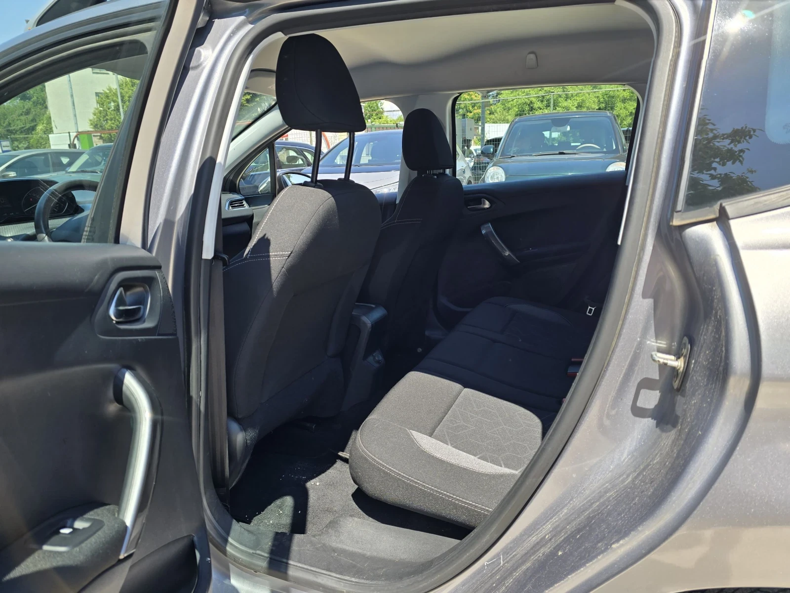 Peugeot 2008 1.2Бензин 82к.с. 84хил.км. , снимка 11 - Автомобили и джипове - 51325866
