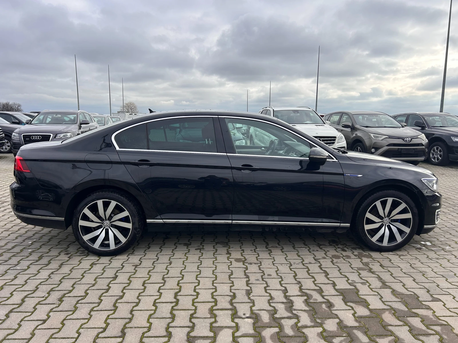 VW Passat 1.4GTE PLUG IN HYBRID AVTOMAT/NAVI/KOJA/KAMERA - изображение 5