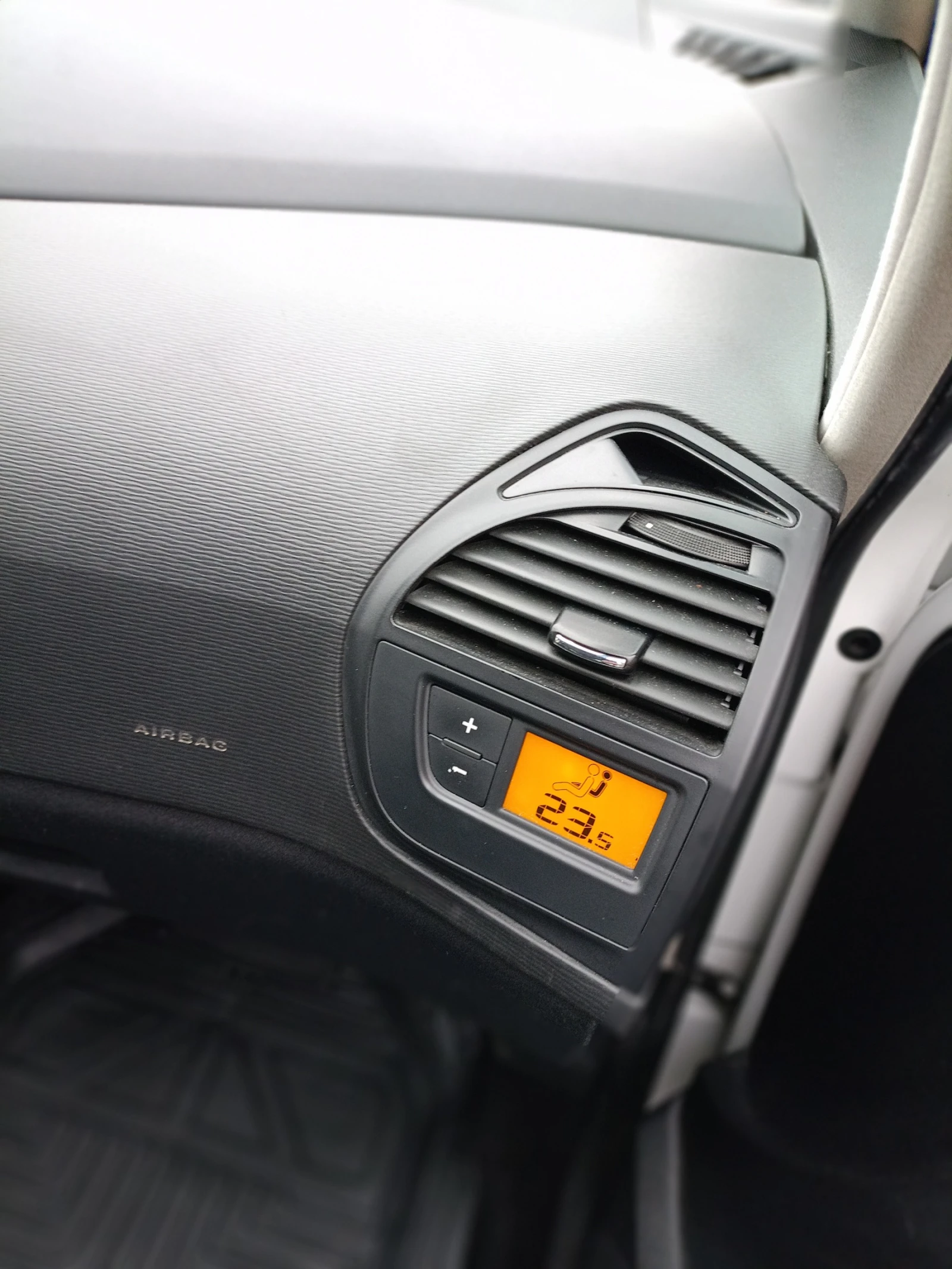 Citroen C4 Picasso 1.6HDI, /7-места - изображение 5