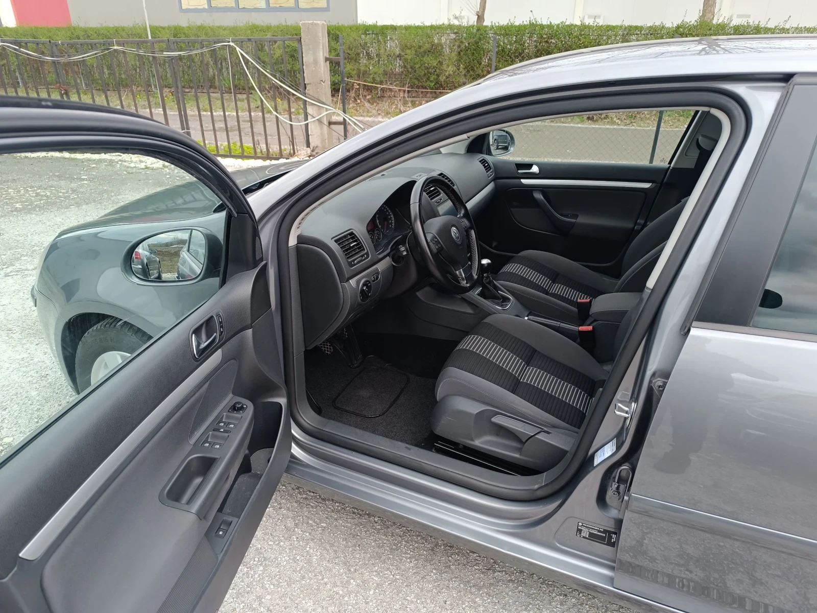 VW Golf COMFORT LINE , снимка 9 - Автомобили и джипове - 53852581