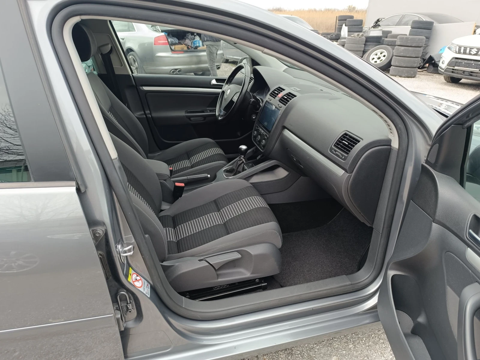 VW Golf COMFORT LINE , снимка 11 - Автомобили и джипове - 53852581