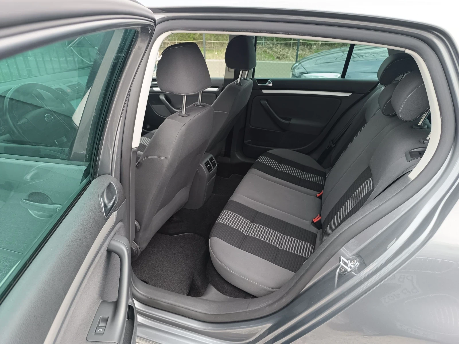 VW Golf COMFORT LINE , снимка 12 - Автомобили и джипове - 53852581