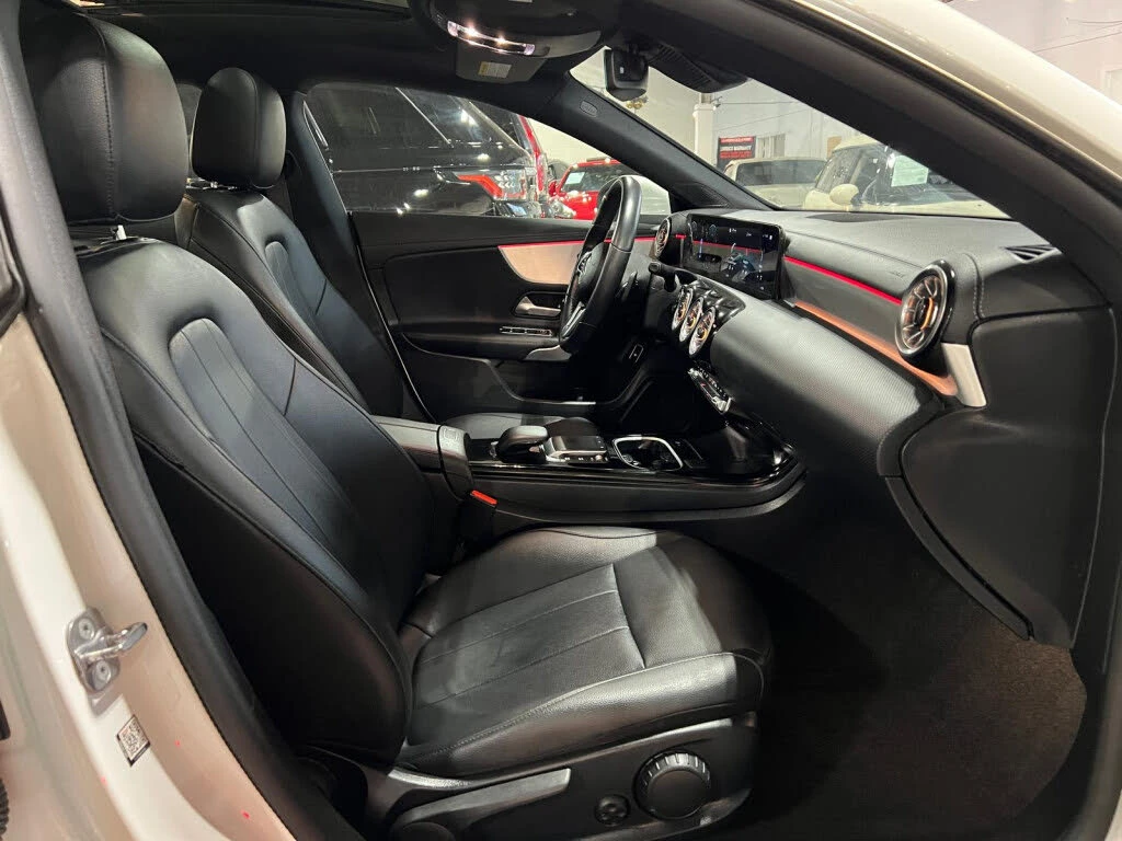 Mercedes-Benz CLA 250 4MATIC* АвтоКредит* (ЦЕНА ДО БГ), снимка 11 - Автомобили и джипове - 53934829