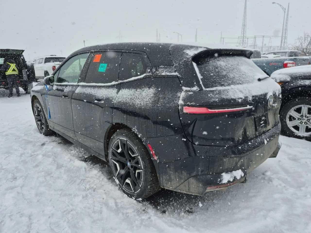 BMW iX  XDRIVE40| 360| ОБДУХВАНЕ| HUD| 2 КЛЮЧА| CARFAX , снимка 4 - Автомобили и джипове - 53950830