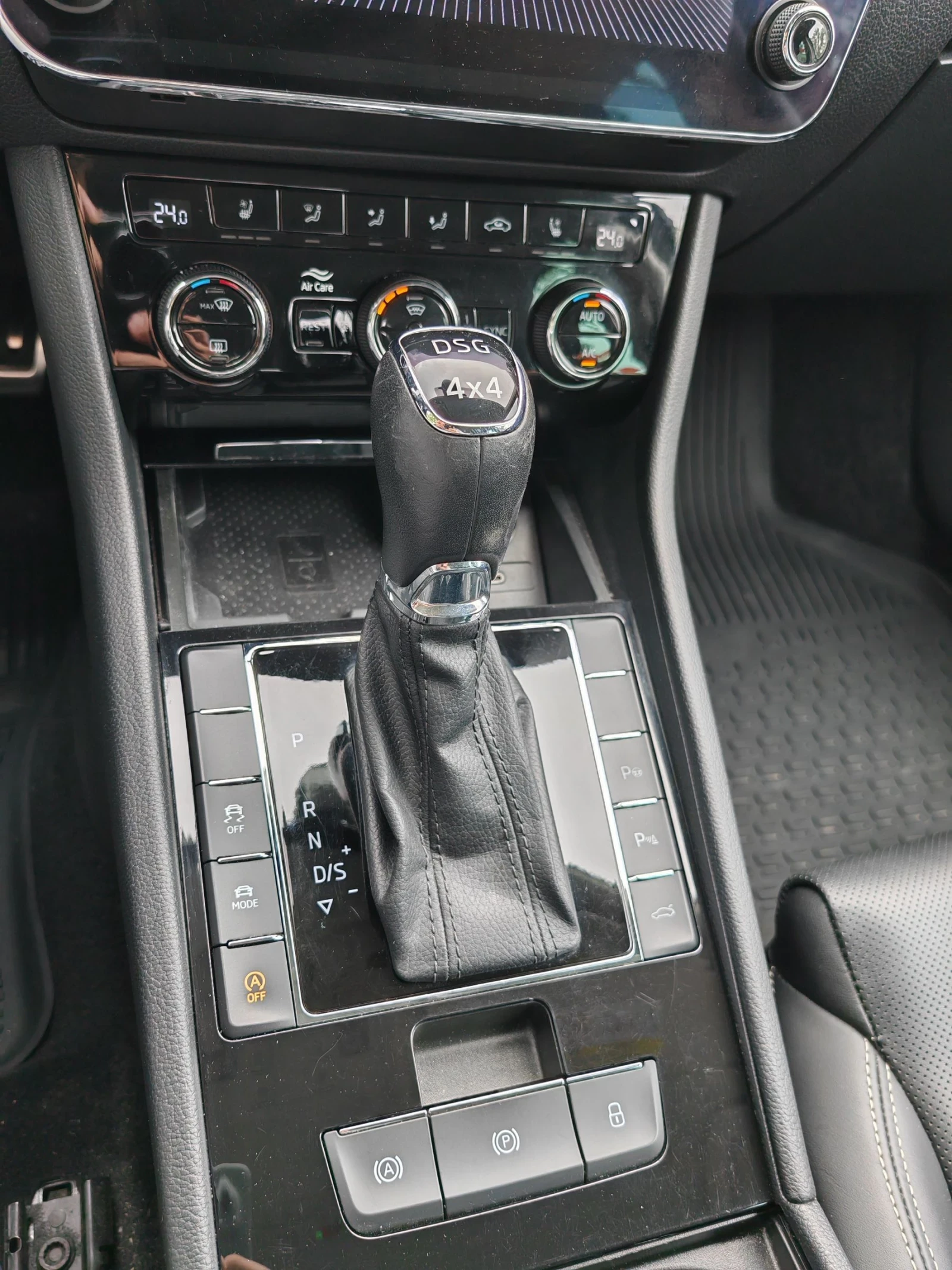 Skoda Superb L&K/face/DCC/обдухване/MatrixLED, снимка 14 - Автомобили и джипове - 54388290