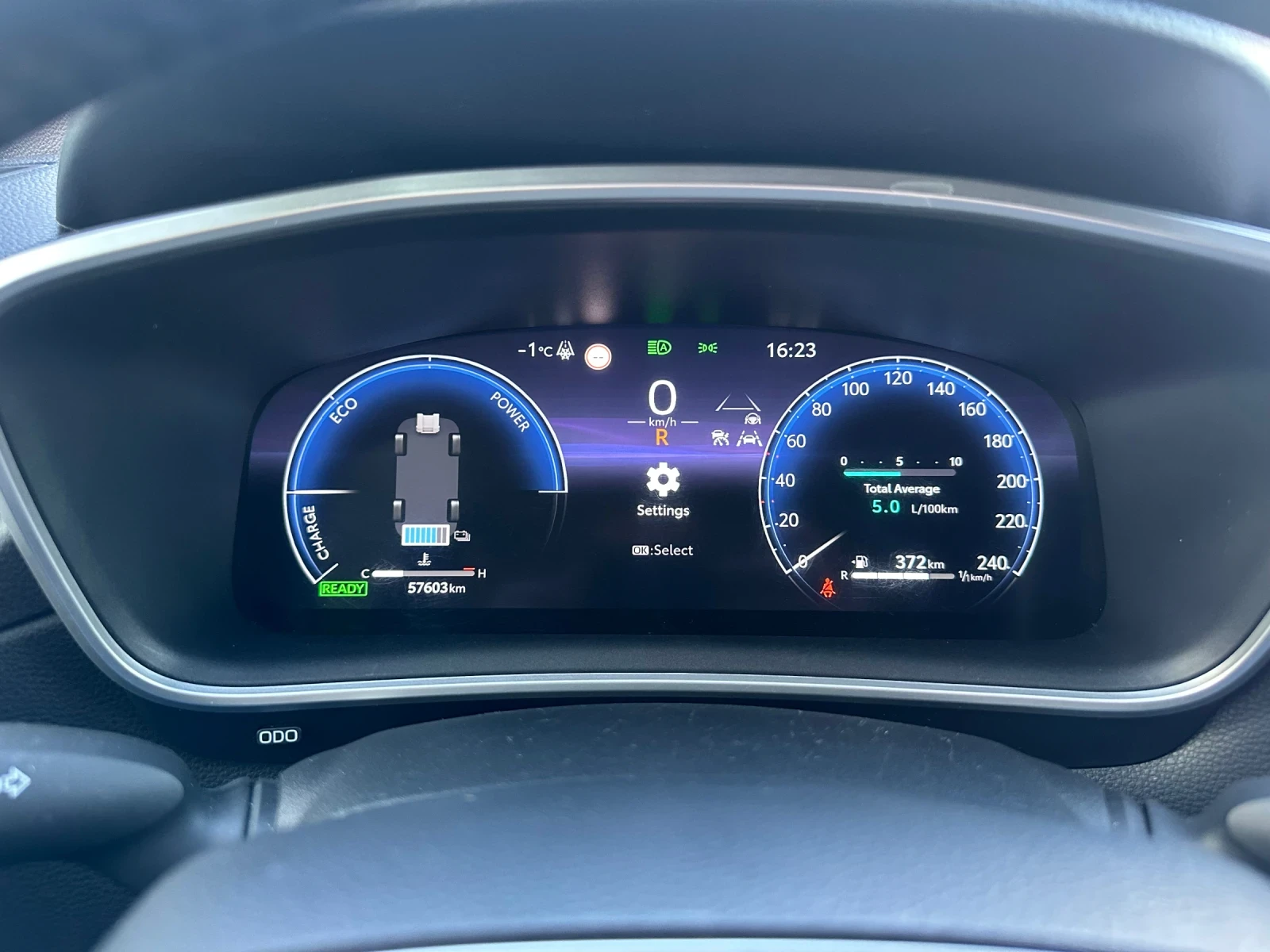 Toyota Corolla Cross Executive Plus, снимка 9 - Автомобили и джипове - 54303719