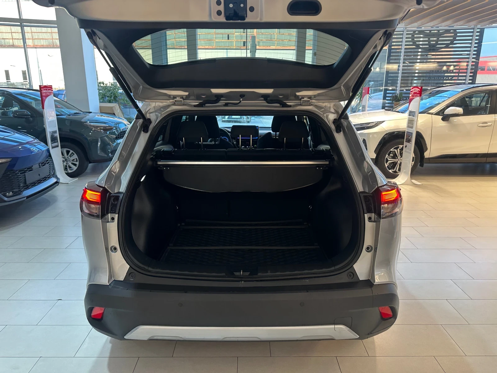 Toyota Corolla Cross Executive Plus, снимка 5 - Автомобили и джипове - 54303719