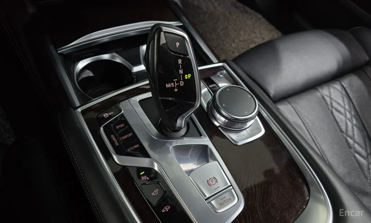 BMW 750 LI XDRIVE, снимка 6 - Автомобили и джипове - 54735522