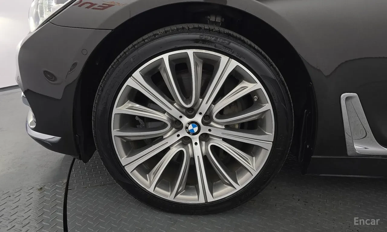 BMW 750 LI XDRIVE, снимка 15 - Автомобили и джипове - 54735522